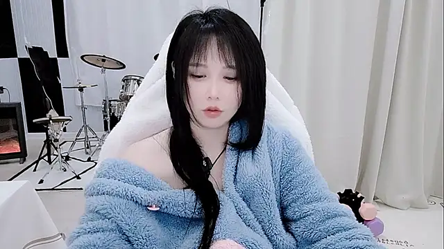 Vaness-a online show from April 2026 06:52:02 PM