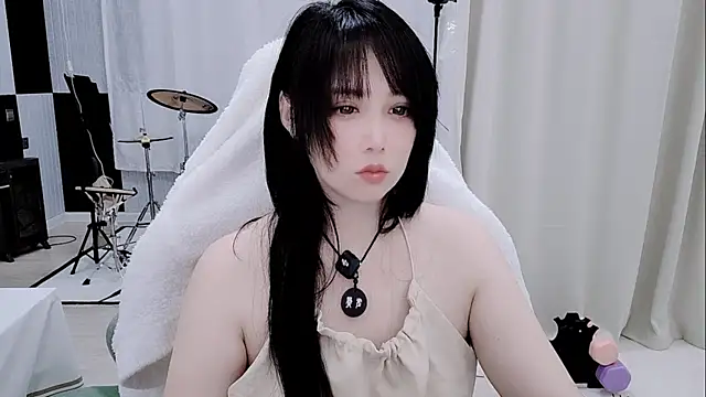 Snapshot of Vaness-a chatting on May 2026 12:22:02 PM Vaness-a online show from May 2026 12:22:02 PM