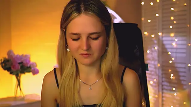 DeboraLarson online show from October 2025 03:28:02 AM