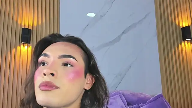 miss Ari online show from December 2024 07:22:01 PM