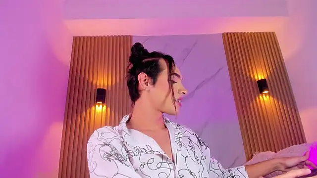 miss Ari online show from March 2025 11:42:01 PM