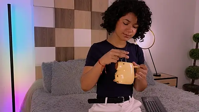 Adele Carter  online show from November 2025 11:32:02 AM