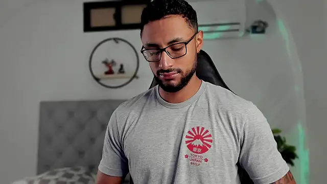 LiamGarcia1 online show from December 2024 12:31:01 PM