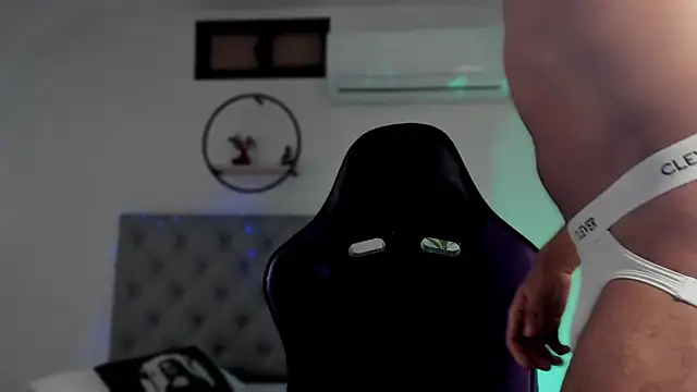 LiamGarcia1 online show from January 2025 12:27:02 PM