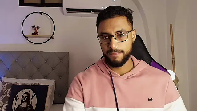 LiamGarcia1 online show from January 2025 10:45:01 AM