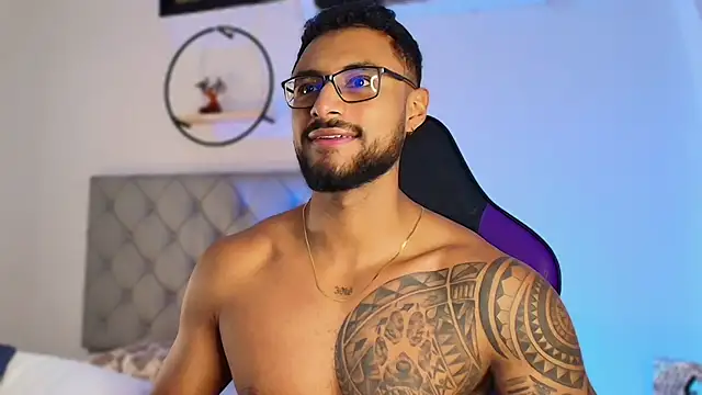 LiamGarcia1 online show from January 2025 01:48:01 PM