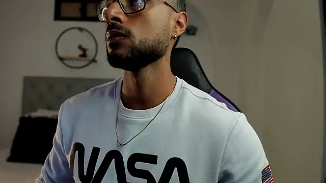 LiamGarcia1 online show from February 2025 12:25:02 PM