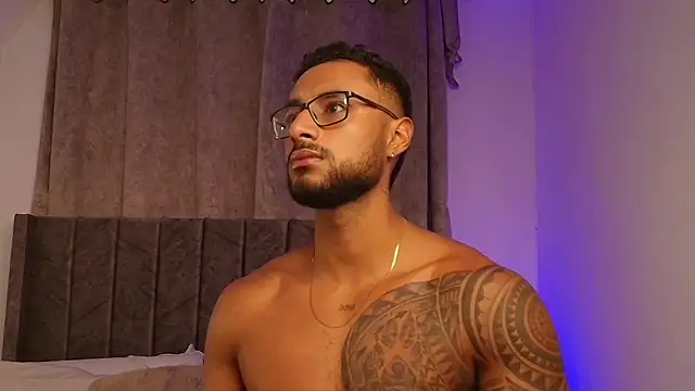 LiamGarcia1 online show from February 2025 01:22:01 PM