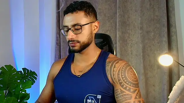 LiamGarcia1 online show from February 2025 06:52:02 PM