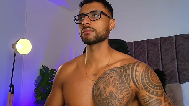 LiamGarcia1 online show from November 2025 02:16:01 PM