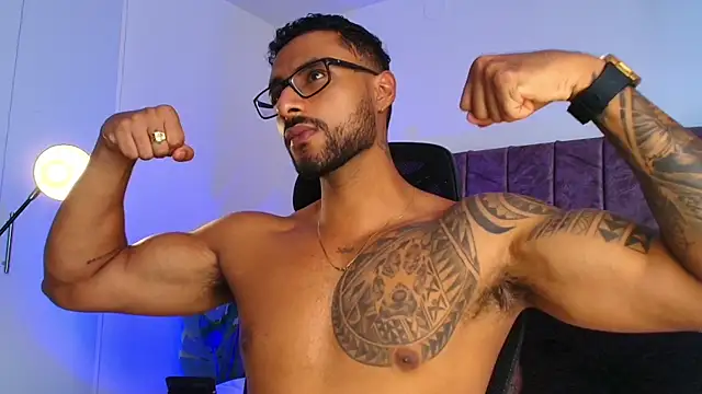 LiamGarcia1 online show from November 2025 02:51:01 PM