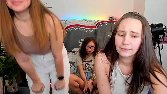 HotCaramellsTV online show from December 2024 04:15:01 PM