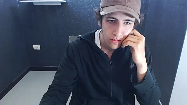 Kerverr  online show from December 2025 02:55:01 PM