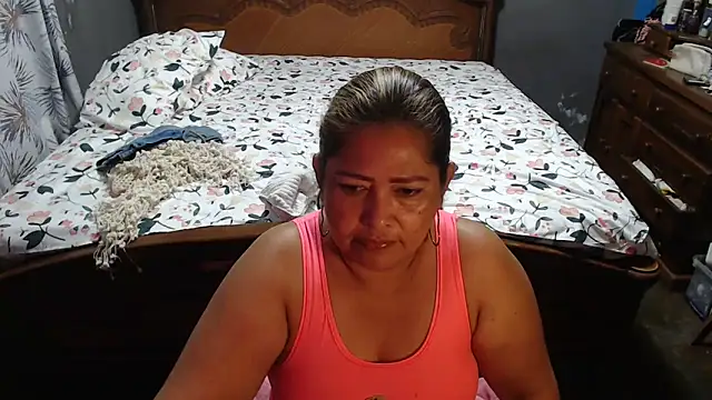 Snapshot of CANDYSWEET51 chatting on March 2025 10:37:02 AM CANDYSWEET51 online show from March 2025 10:37:02 AM