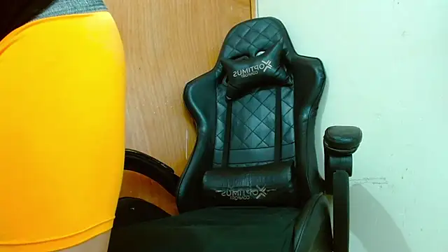 Snapshot of Danyer33 chatting on March 2025 06:36:02 AM Danyer33 online show from March 2025 06:36:02 AM