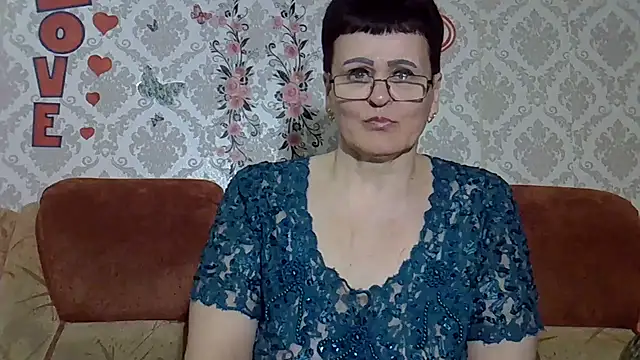 PaulaGolden online show from April 2026 07:00:01 PM