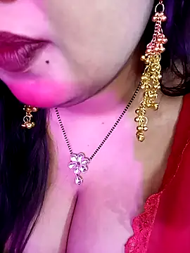 Suhanakhan00 online show from February 2026 07:12:02 AM