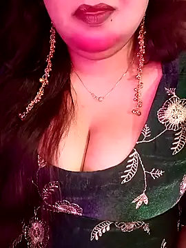 Suhanakhan00 online show from March 2026 05:29:02 PM