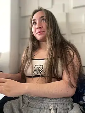 Sophie LS online show from February 2025 12:34:01 PM