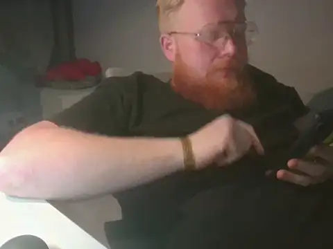 Snapshot of 1212lukasz chatting on November 2025 04:58:02 AM 1212lukasz online show from November 2025 04:58:02 AM