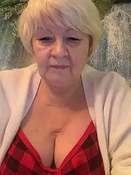 Laura Millf online show from December 2024 06:57:01 PM