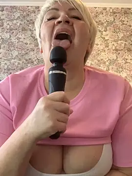 Laura Millf online show from February 2025 07:45:02 AM