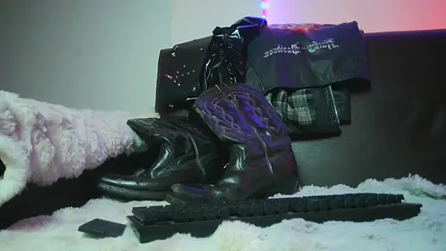 Leonnardo Jaramillo online show from December 2024 12:06:01 PM