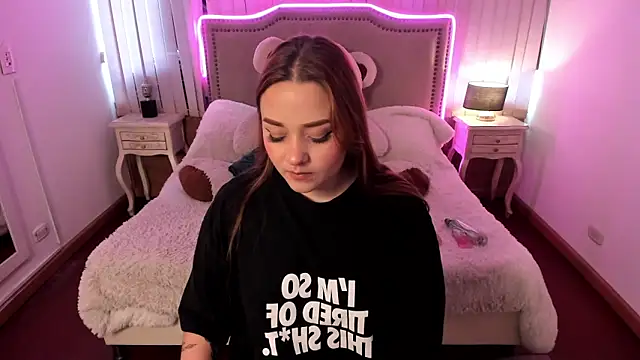 Snapshot of Valentina_Se chatting on December 2024 10:01:02 PM Valentina Se online show from December 2024 10:01:02 PM