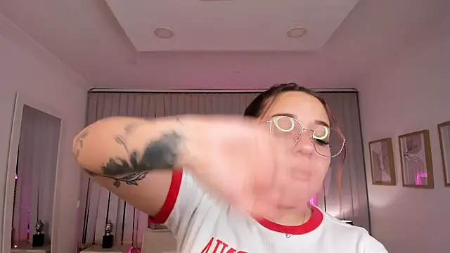 Snapshot of Valentina_Se chatting on February 2025 07:23:01 AM Valentina Se online show from February 2025 07:23:01 AM