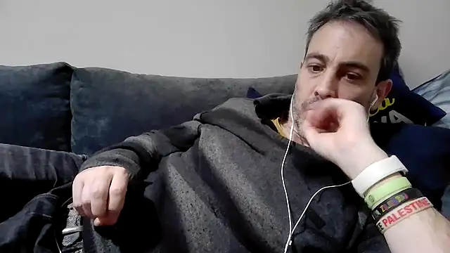 basquehotboy online show from February 2025 11:27:01 PM