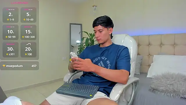 Damian23   online show from February 2025 04:00:02 PM