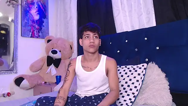 Sexys Boys Hot1 online show from September 2025 01:17:01 AM