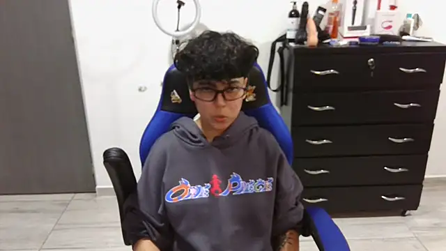 thomascooper7 online show from January 2025 02:51:01 AM