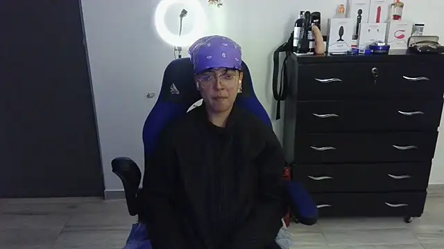 thomascooper7 online show from February 2025 01:57:01 AM