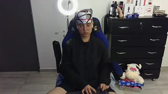 thomascooper7 online show from March 2025 01:45:01 AM