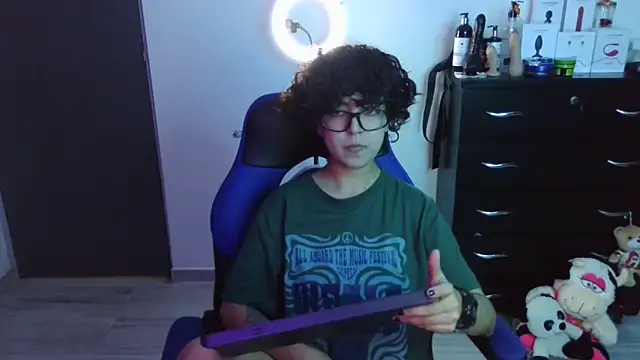 thomascooper7 online show from September 2025 07:07:02 PM