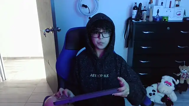 thomascooper7 online show from September 2025 07:52:01 PM