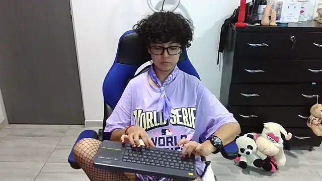 thomascooper7 online show from March 2026 11:22:01 PM