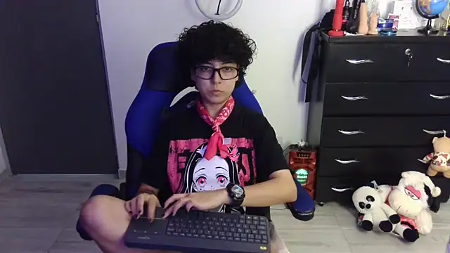 thomascooper7 online show from April 2026 07:19:01 PM