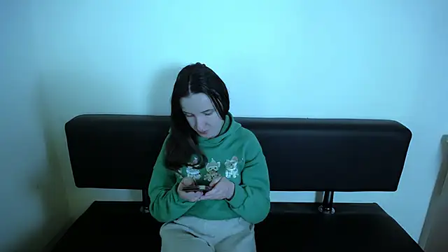 LaimaV  online show from November 2025 11:14:01 AM