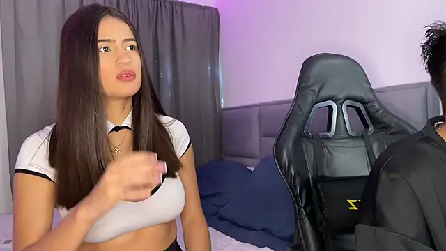 Snapshot of dereckbrownn chatting on February 2025 03:51:02 PM dereckbrownn online show from February 2025 03:51:02 PM