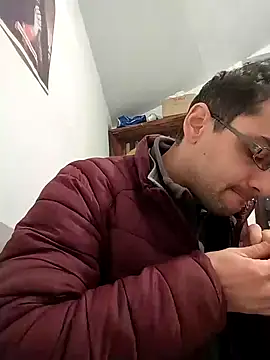 Snapshot of HungEddy chatting on January 2025 07:56:02 PM HungEddy online show from January 2025 07:56:02 PM