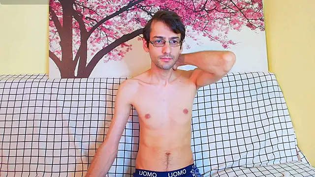 Snapshot of HungEddy chatting on September 2025 05:12:02 PM HungEddy online show from September 2025 05:12:02 PM