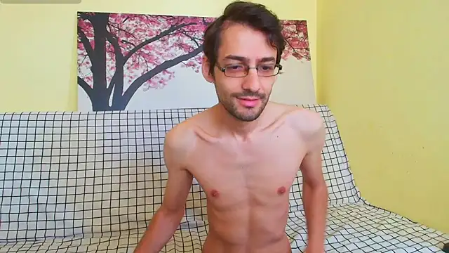 Snapshot of HungEddy chatting on September 2025 08:24:01 AM HungEddy online show from September 2025 08:24:01 AM