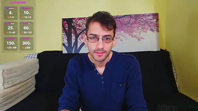 Snapshot of HungEddy chatting on October 2025 05:24:02 PM HungEddy online show from October 2025 05:24:02 PM