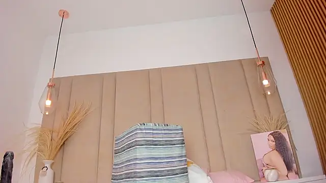 SabrinaAlcantara1 online show from February 2025 12:06:01 AM