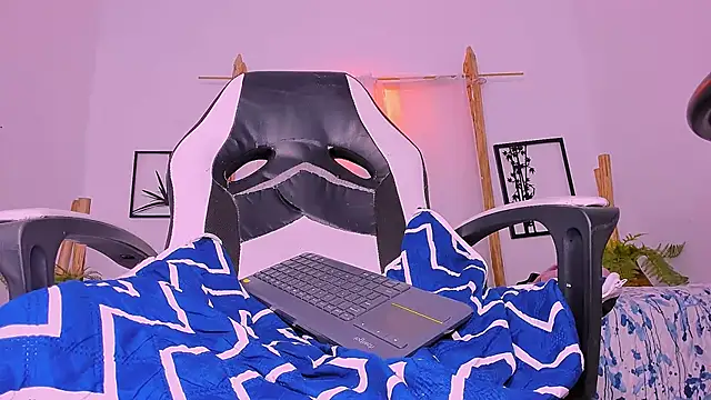 Ian Cooper  online show from December 2024 04:32:02 AM