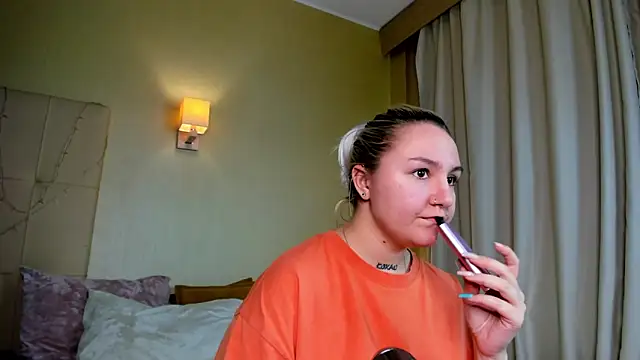 Debbie Taylor online show from December 2024 07:43:02 PM