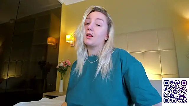 Debbie Taylor online show from October 2025 04:38:02 PM