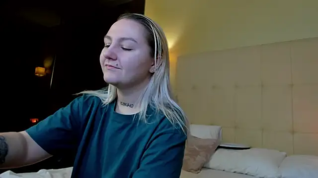 Debbie Taylor online show from October 2025 04:53:02 PM